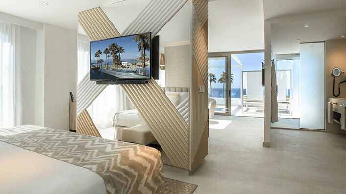 Royal Suite Direct Sea View